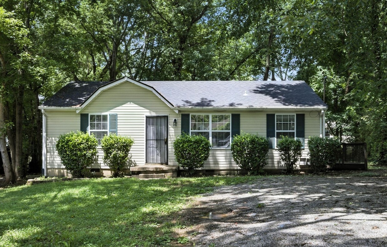 Primary Photo - 203 Creekside Dr