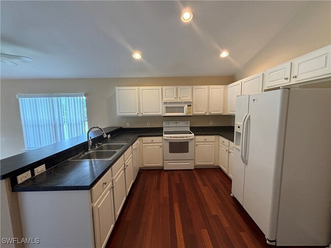 Foto del edificio - 9200 Middle Oak Dr