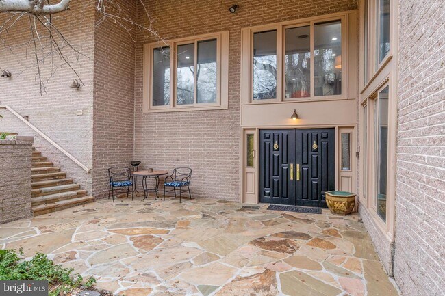 Building Photo - 10913 Mariner Dr