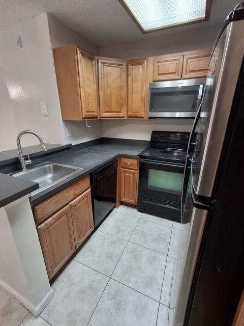 Foto del edificio - 741 Lyons Rd