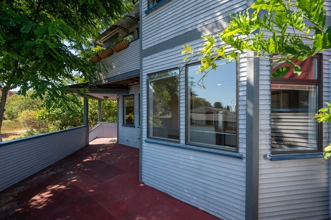 Foto del edificio - Welcome Home to Terrace View!