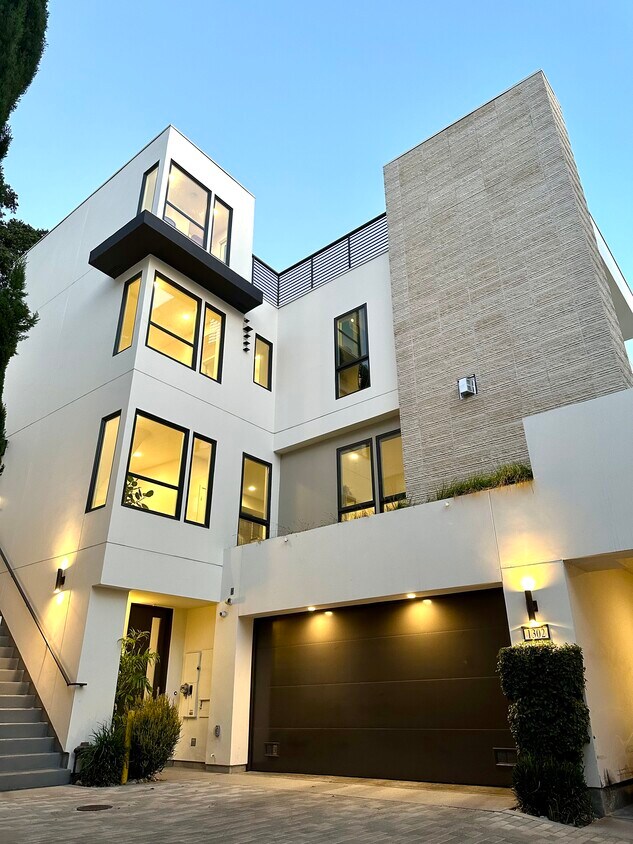 1302 Tularosa Dr, Los Angeles, CA 90026 House for Rent in Los Angeles