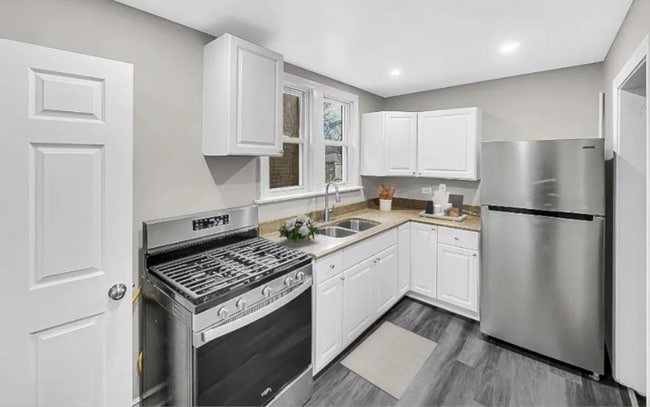 Foto del edificio - 8900 S Dauphin Ave