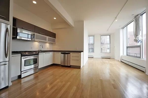 Foto principal - 232 E 118th St