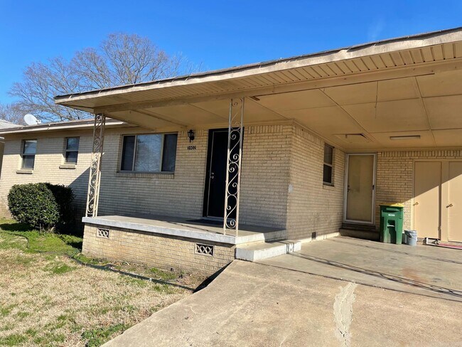 Building Photo - 3902 Mellene Dr
