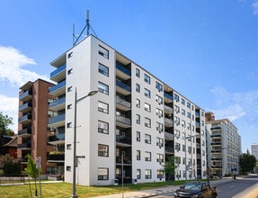 Building Photo - 82 Warren Rd