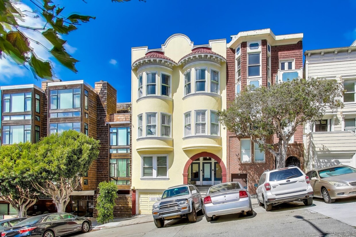Primary Photo - Rare Telegraph Hill Rental – Spacious 3BD/...