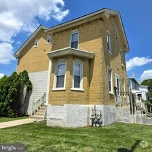 Building Photo - 201 N Line St