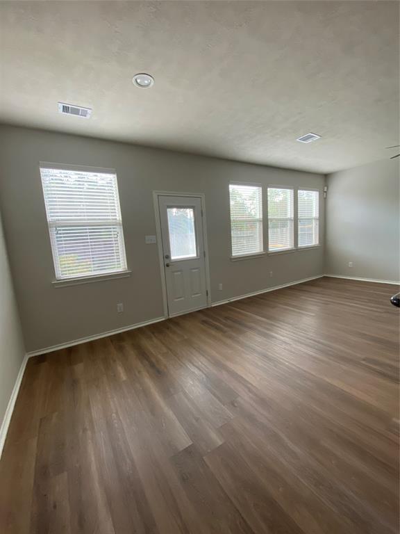 Foto del edificio - 279 Bloomhill Pl