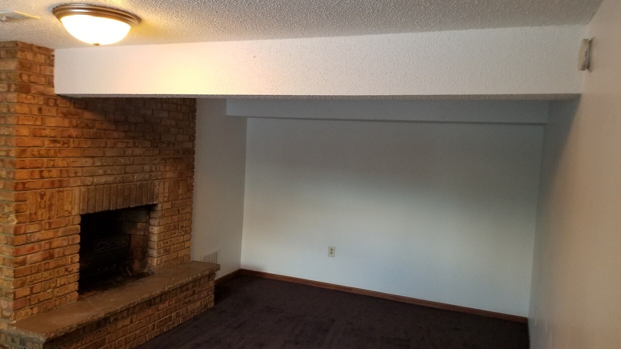 6480 Riverview Terrace NE, Fridley, MN 55432 Townhouse for Rent in