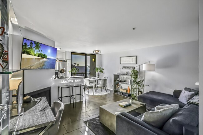 Foto del edificio - 7320 Hawthorn Ave