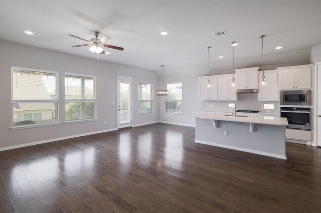 Foto del edificio - 724 Kingston Pl