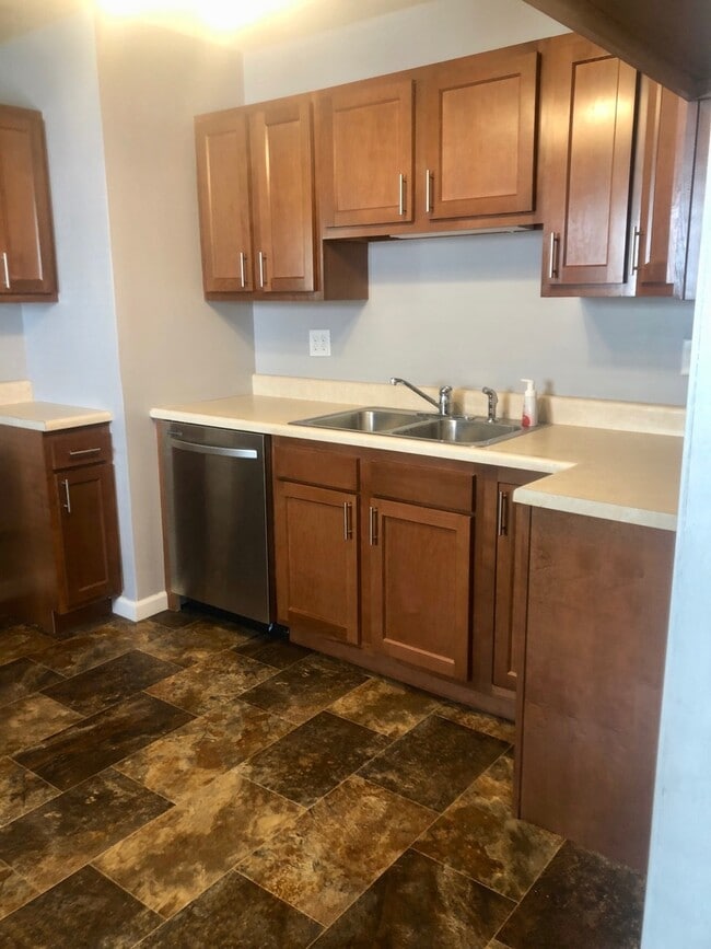 Foto del edificio - Recently updated 3 BR/1 BA plus a BONUS ROOM!