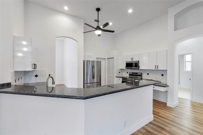 Foto del edificio - 22324 Rushmore Pl