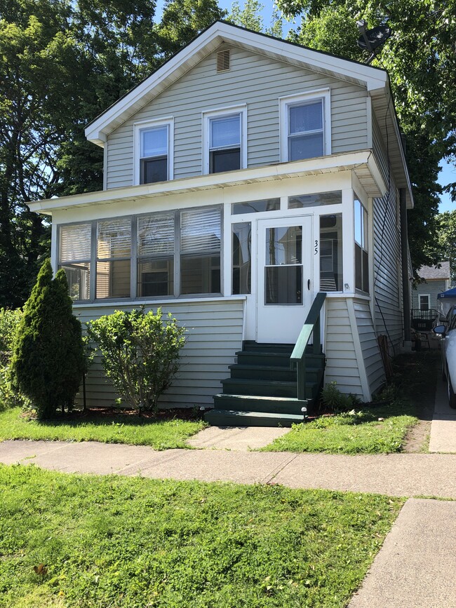 Main entrance - 35 Lawrence St