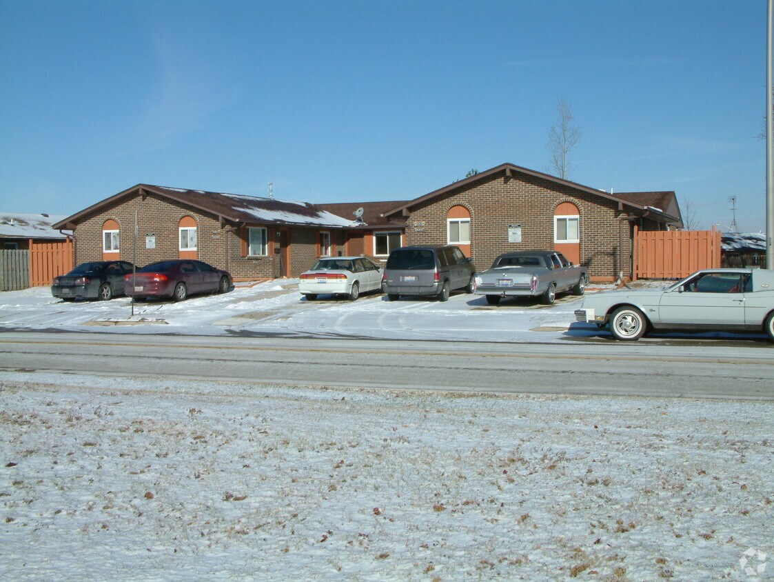 Building Photo - 4359-4365 Powell Rd