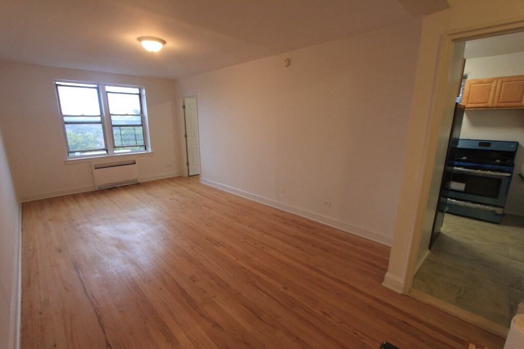 Foto principal - 3333 82nd St