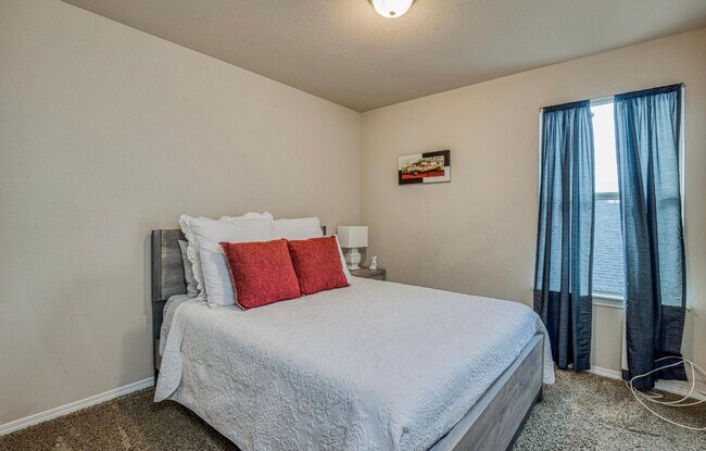 Building Photo - 7413 Red Cedar Dr