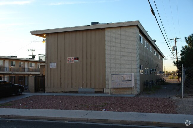 Building Photo - 2300 Sunrise Ave