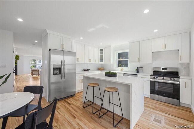 Foto del edificio - 93 Thurton Pl