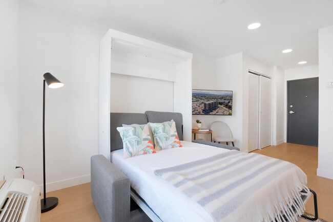 Studio A - with Murphy Bed - The Woods at Willow Park