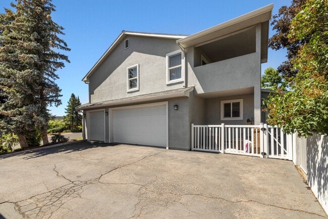 Foto del edificio - 1781 Quail Ridge Dr