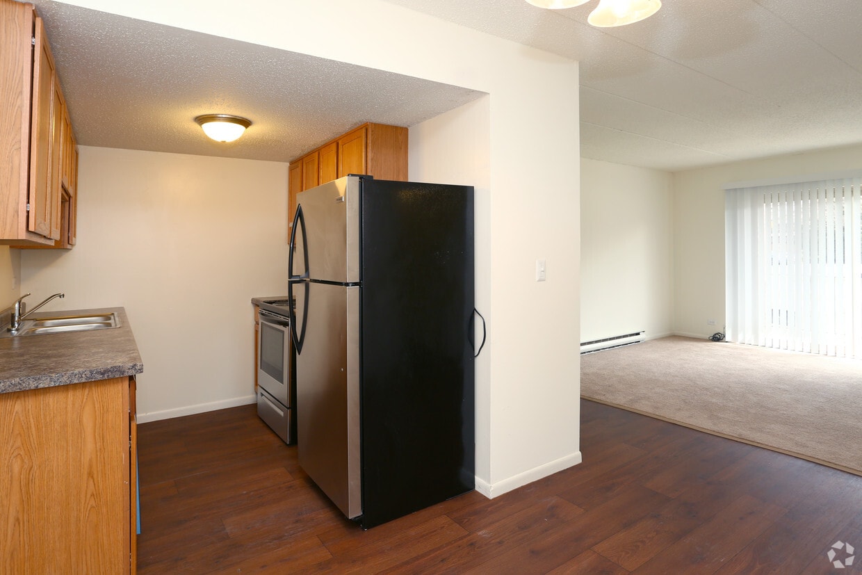 Primary Photo - Whispering Trails Apartments