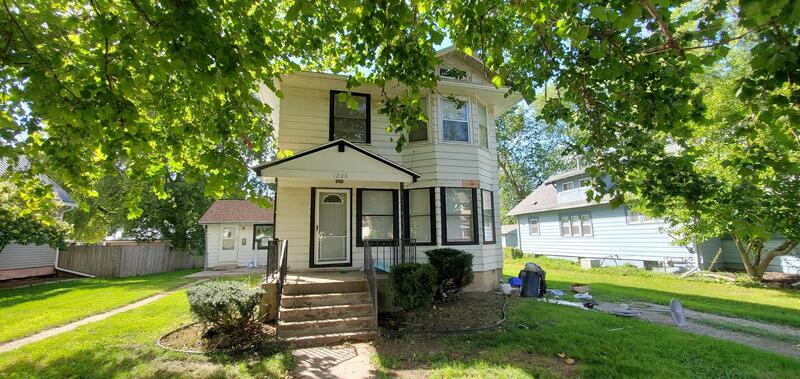 Primary Photo - 1220 4th St