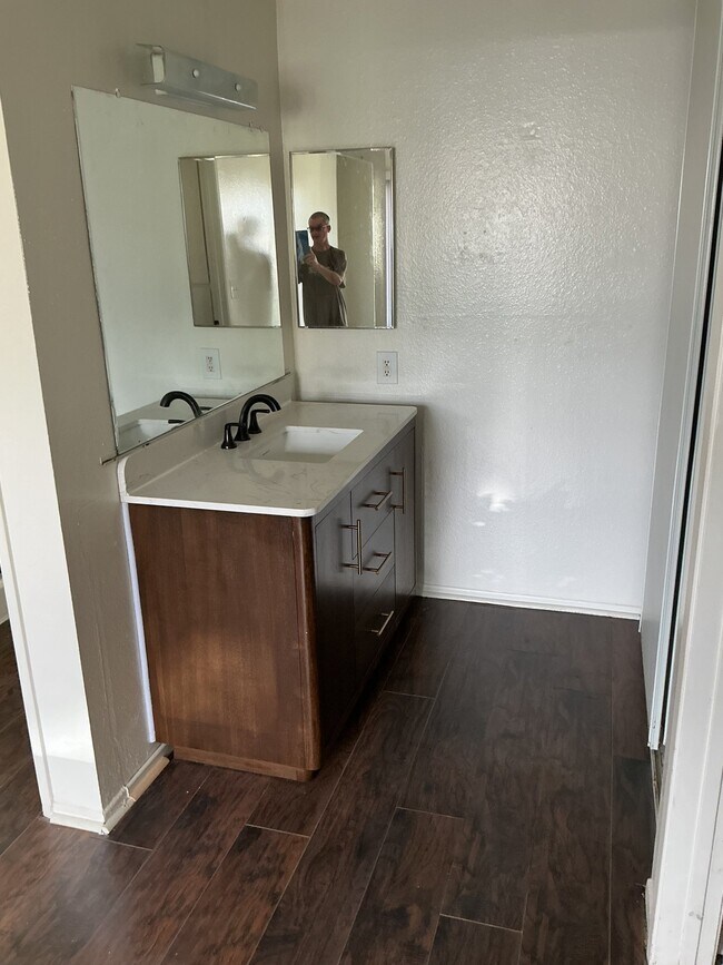 Foto del edificio - 8795 Lomita Dr