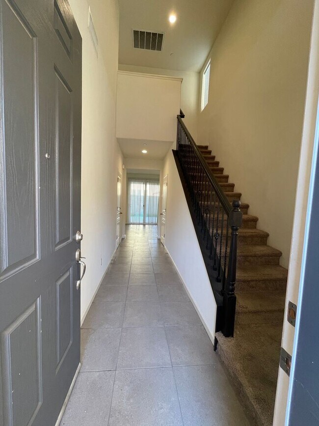 Foto del edificio - Summer Special $200 Off 1st Month Rent!!!