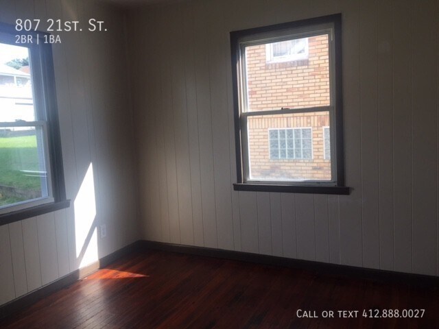 Building Photo - 2 Bedroom in Ambridge!