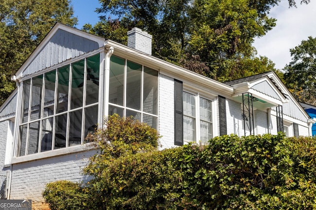 Foto del edificio - 1275 E Forrest Ave