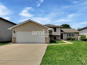 Building Photo - 1509 Bassett Dr
