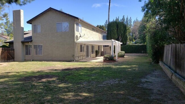 Building Photo - 26078 Redbluff Dr