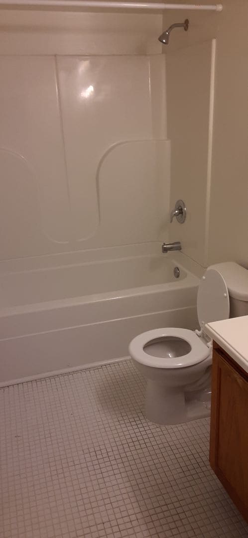 Building Photo - Two Bedroom One Bath