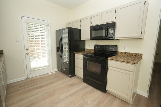 Foto del edificio - Newly renovated home in South Charlotte!