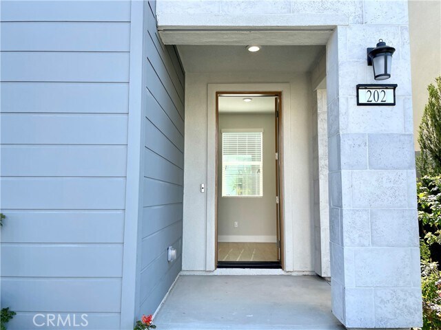 Building Photo - 202 Chorus