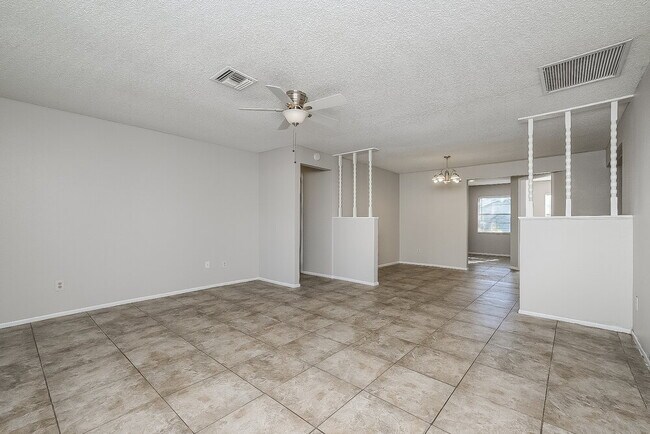 Foto del edificio - 16328 Caribbean Ct