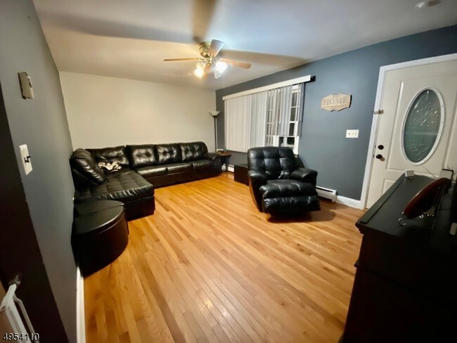Foto del edificio - 5509 Berkshire Valley Rd