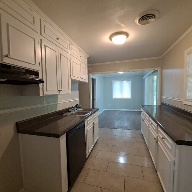 Foto del edificio - 837 Carrolton Rd