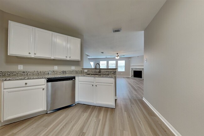 Foto del edificio - 16805 Northern Flicker Trail