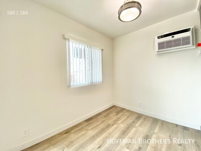 Foto del edificio - 410 S Manhattan Pl