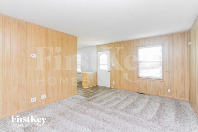 Foto del edificio - 1281 Tree Top Ln