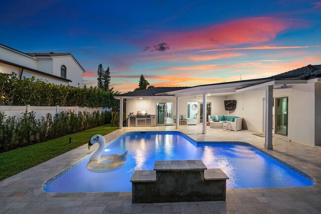Building Photo - 867 Malaga Dr