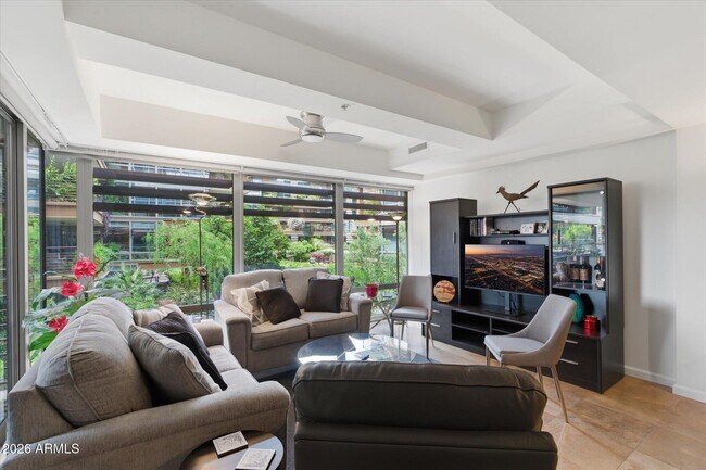 Foto del edificio - 7137 E Rancho Vista Dr