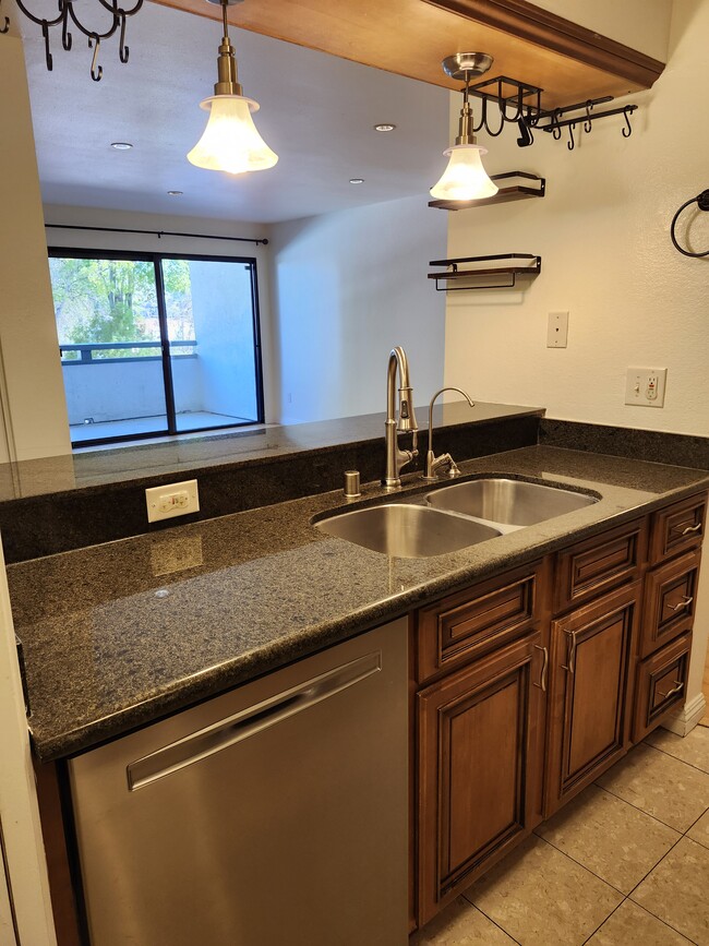 Building Photo - 40425 Chapel Way