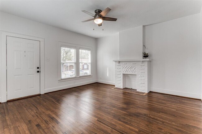 Foto del edificio - 6349 Belmont Ave