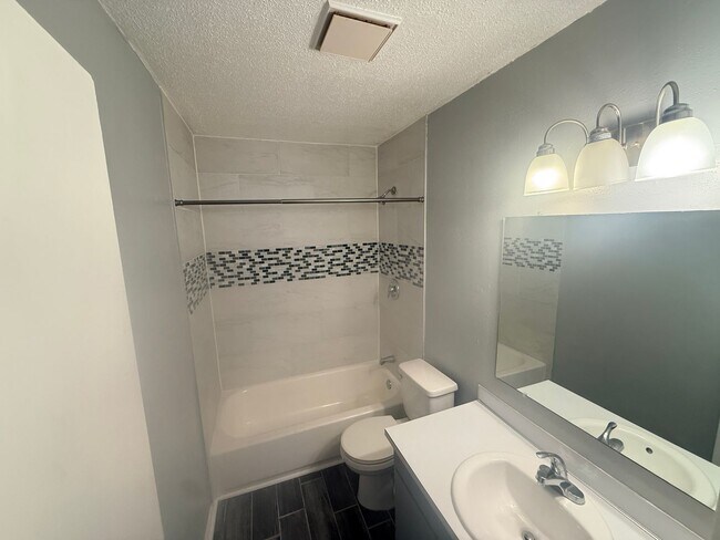 Foto del edificio - 11008 Hunter Trail Ln