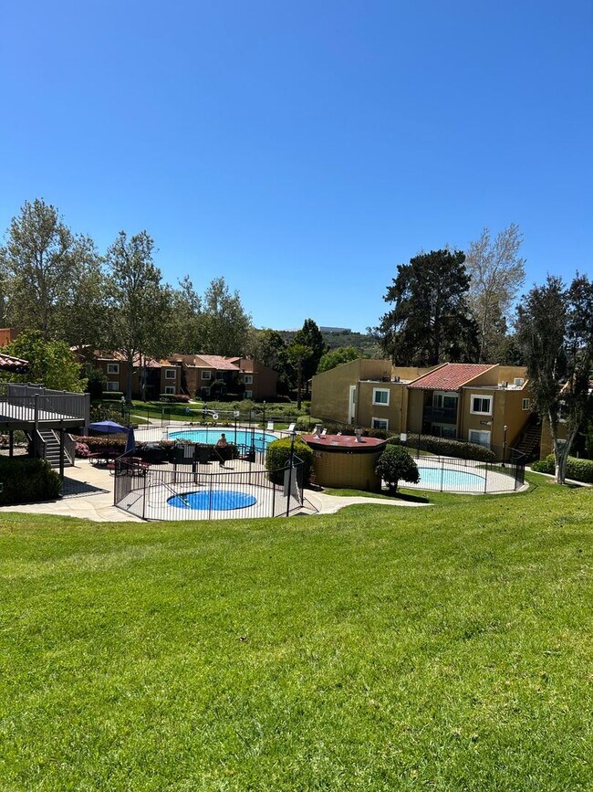Foto del edificio - 3Bedroom 2 bath in Gated Waterbridge commu...