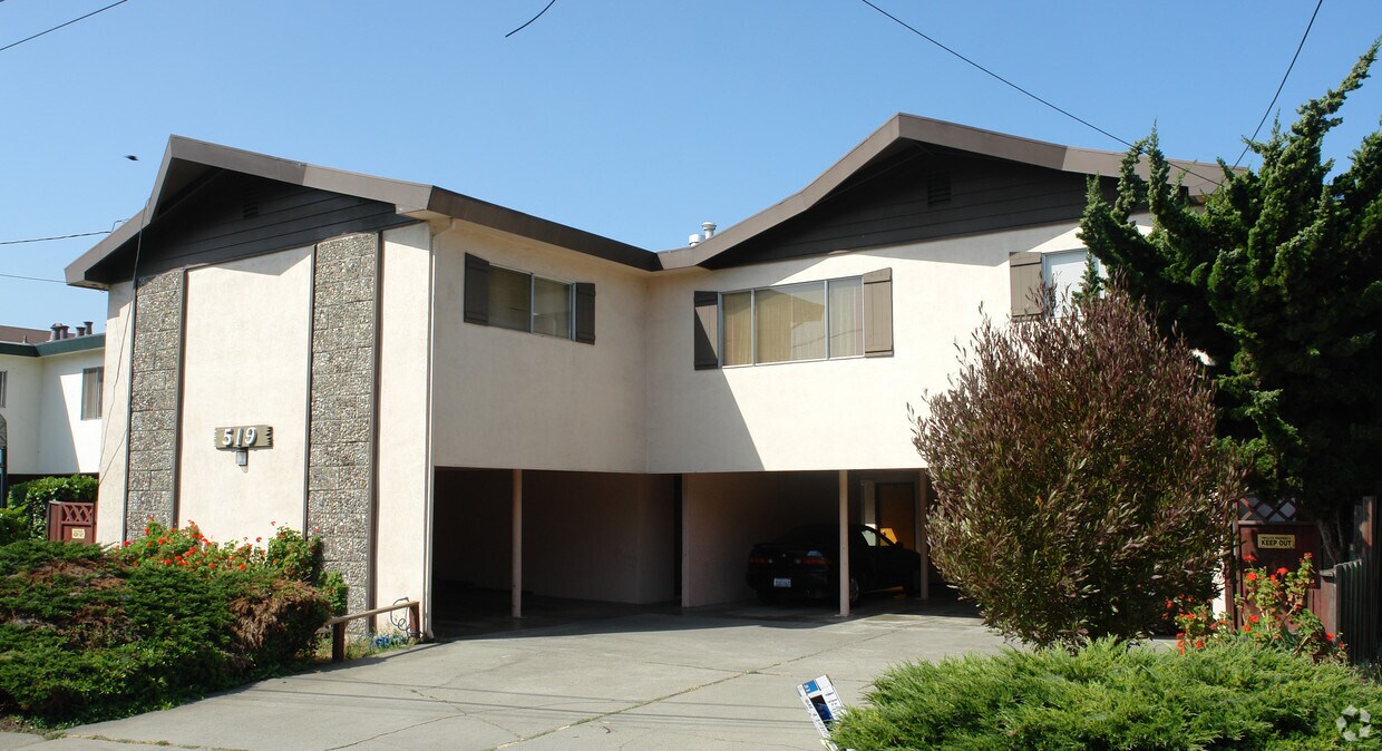 Primary Photo - 519 Oak St